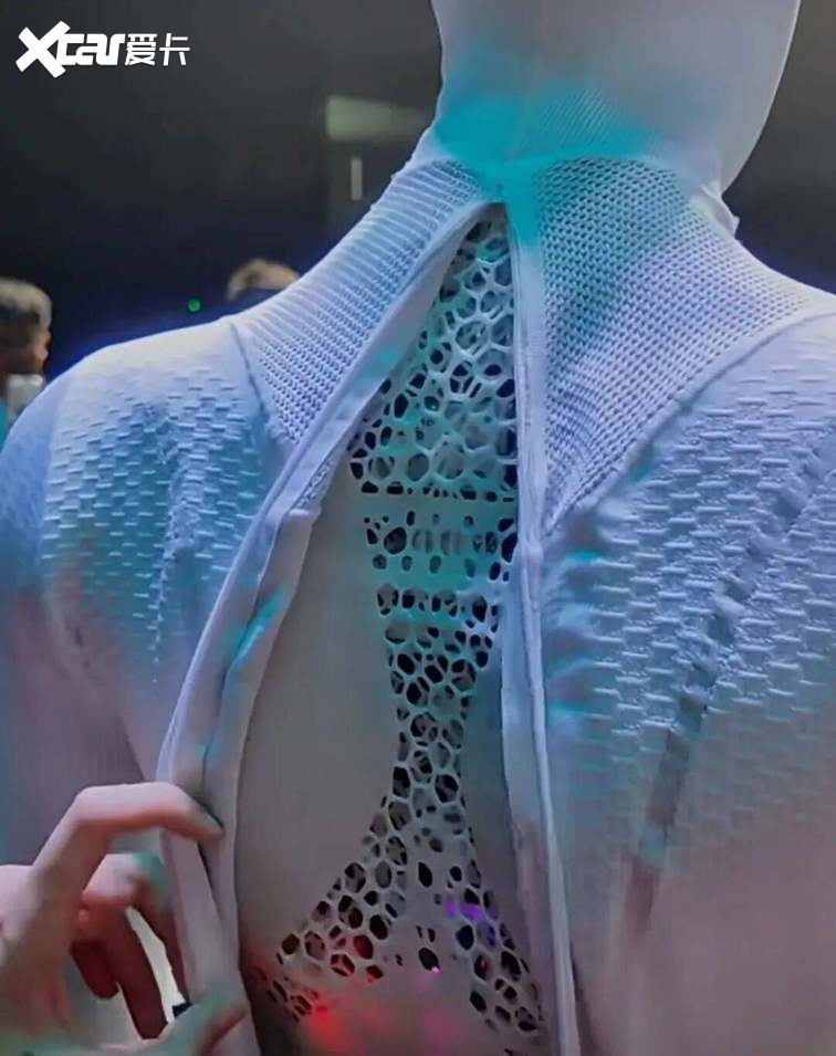 终观察之：机器人赛道“车”满为患AG真人国际厅驭见25中国车市年(图5)